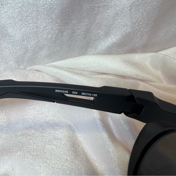 Balenciaga Authentic Oversized Black Shield Sunglasses BB-0024-S 004 NWT - Picture 6 of 14